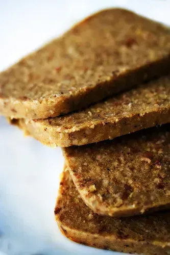 Scrapple (Image Credits: By Steamykitchen SteamyKitchen.com, CC BY 3.0, https://commons.wikimedia.org/w/index.php?curid=4343954)