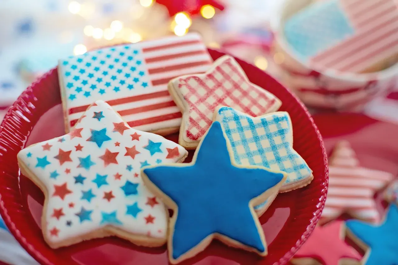 Master royal icing consistency first (Image Credits: Pixabay)
