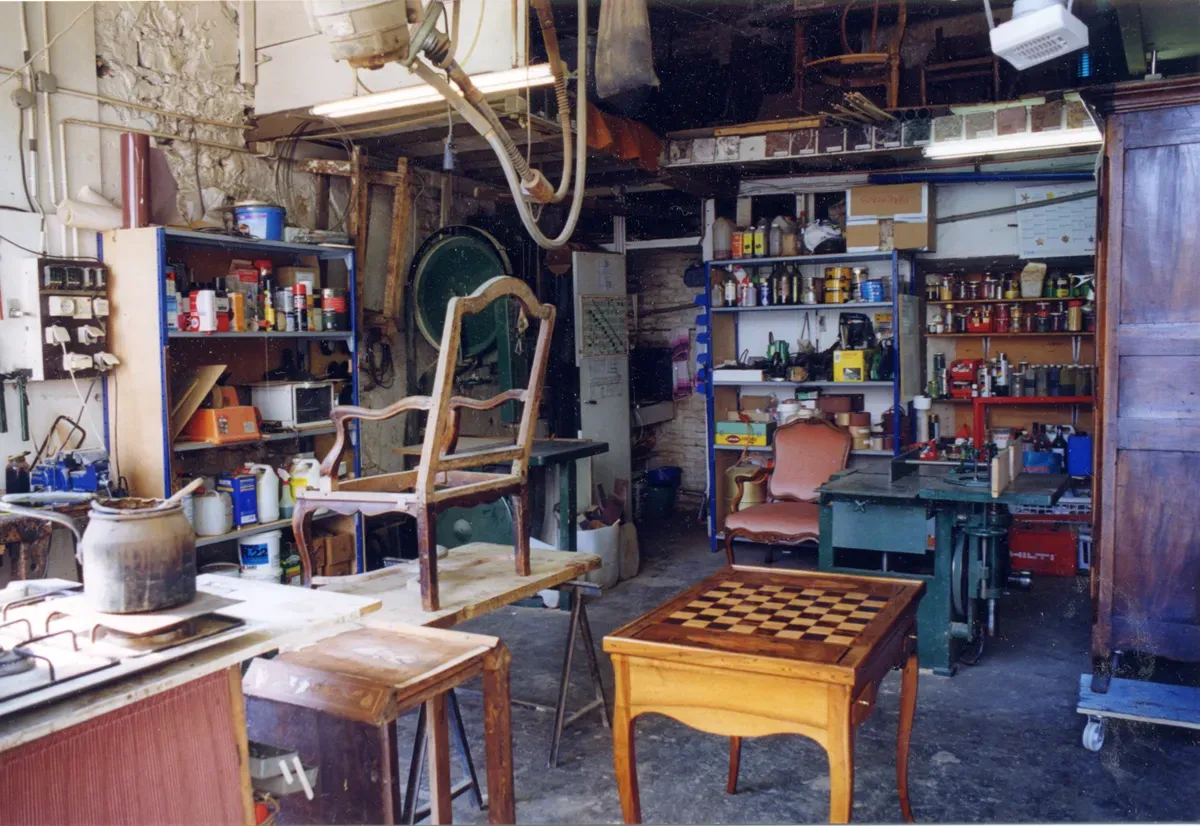 Wooden Furniture and Fabrics (Image Credits: Wikimedia)
