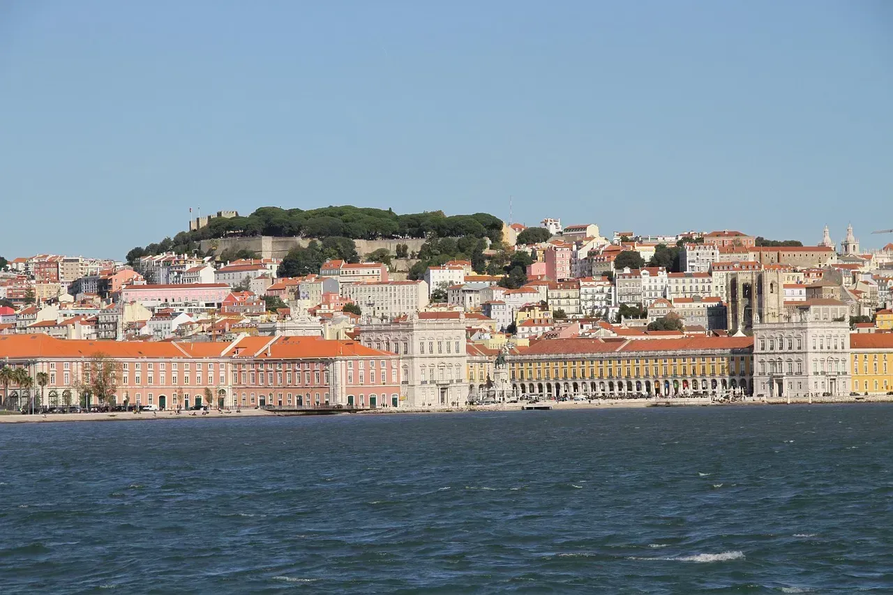 Lisbon & The Cascais Coast: Southern Europe’s Discreet Tax Haven Lite (Image Credits: Pixabay)