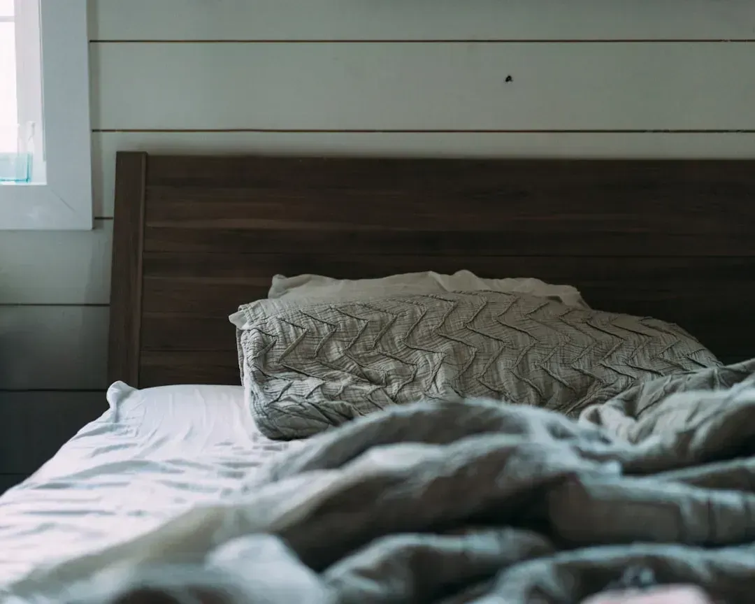 Farmhouse Shiplap Walls (Image Credits: Unsplash)