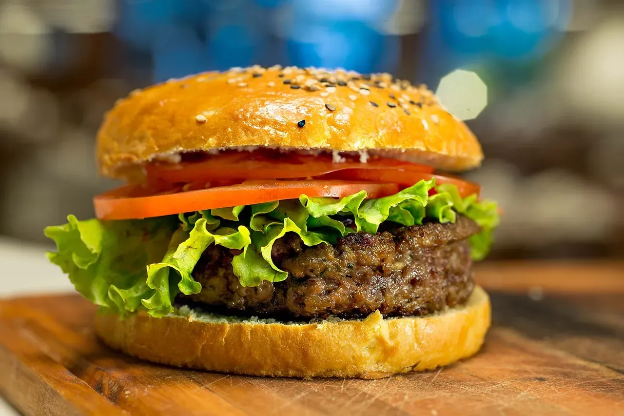 In-N-Out Burger: Hand-Cut Fries and Fresh Ground Beef (Image Credits: Pixabay)