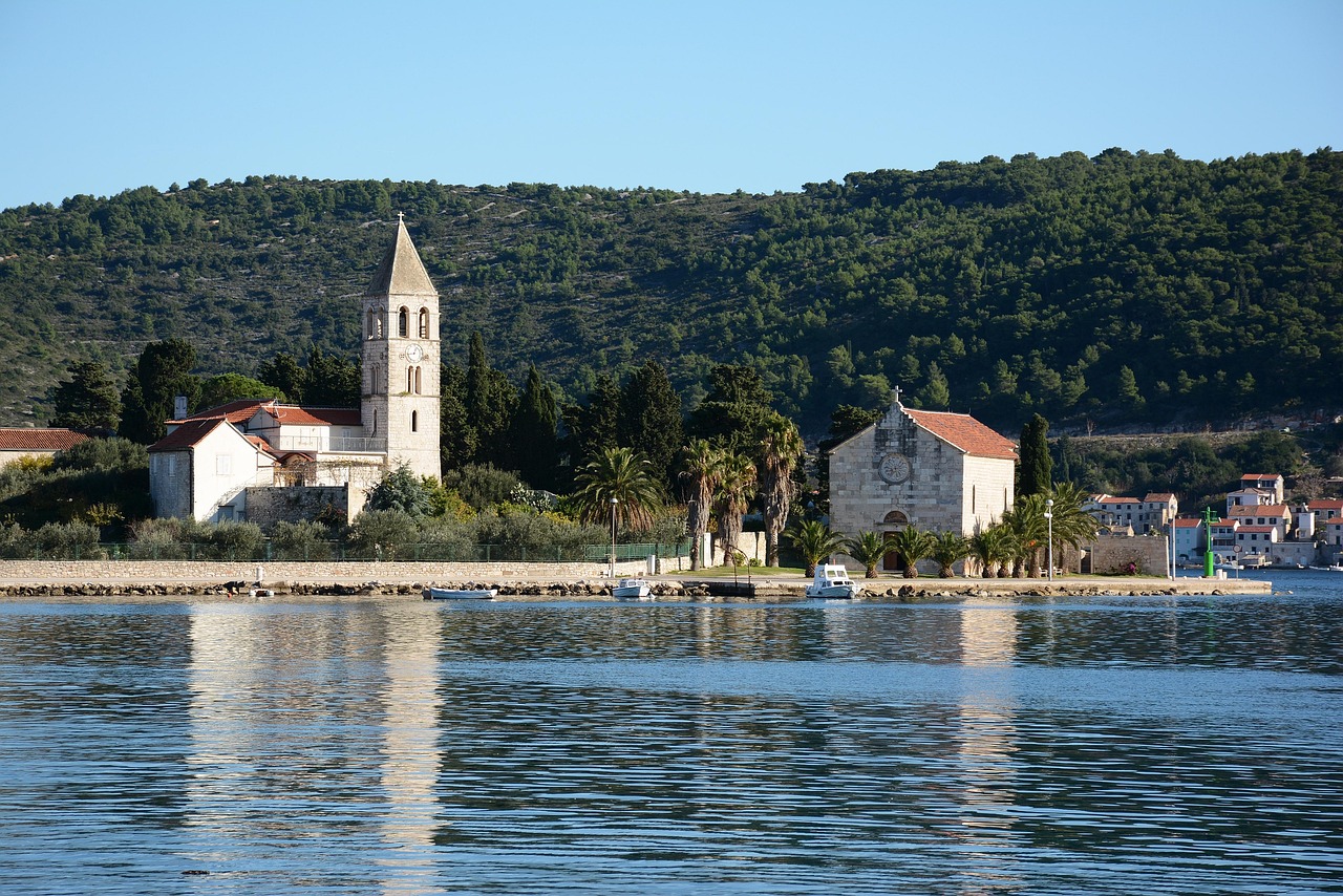 Vis Island, Croatia (Image Credits: Pixabay)