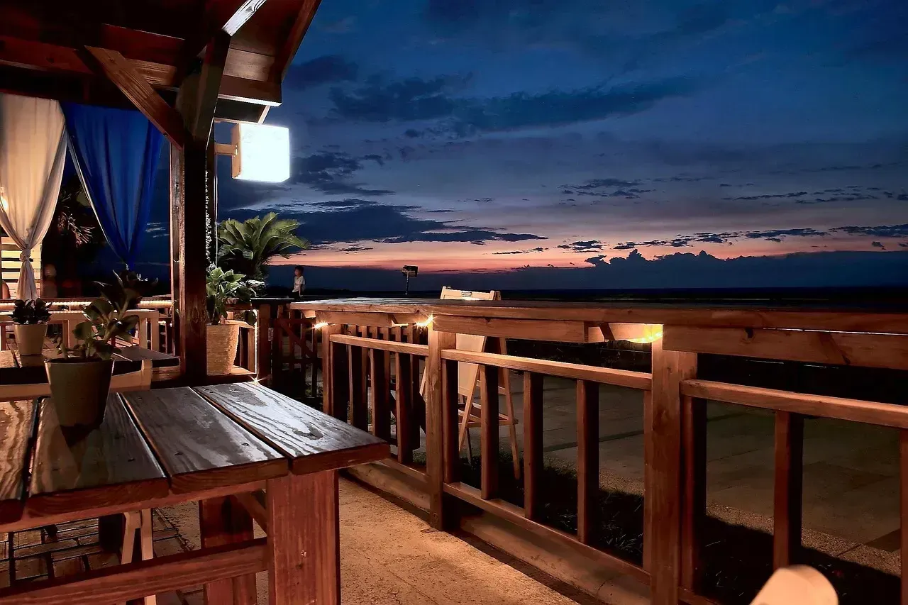 Unpermitted Deck Construction (Image Credits: Pixabay)