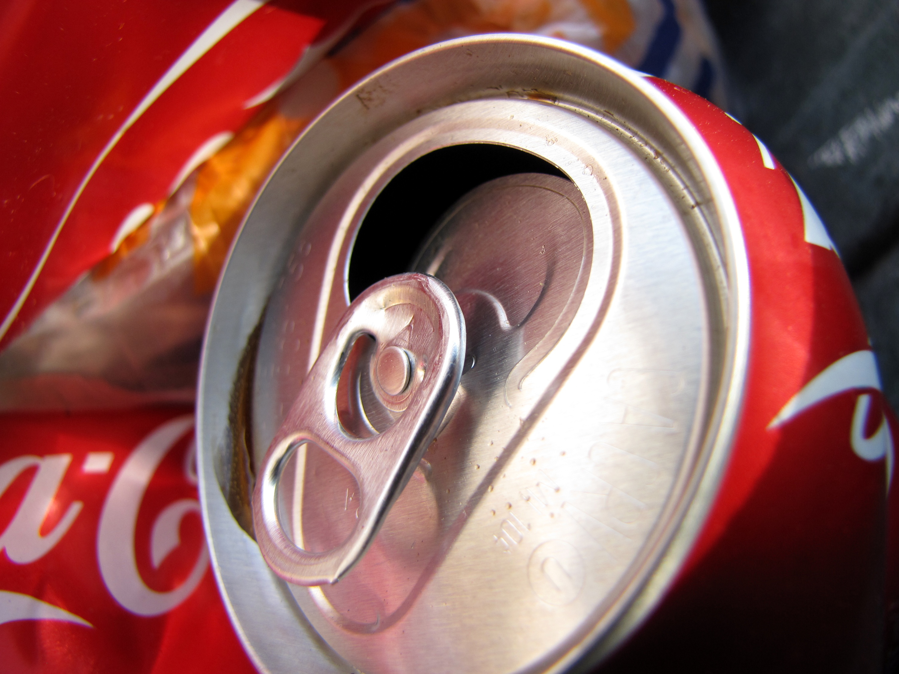 Diamond Coca-Cola Cans - International Collector's Paradise (Image Credits: By ZooFari, Public domain, https://commons.wikimedia.org/w/index.php?curid=15280556)