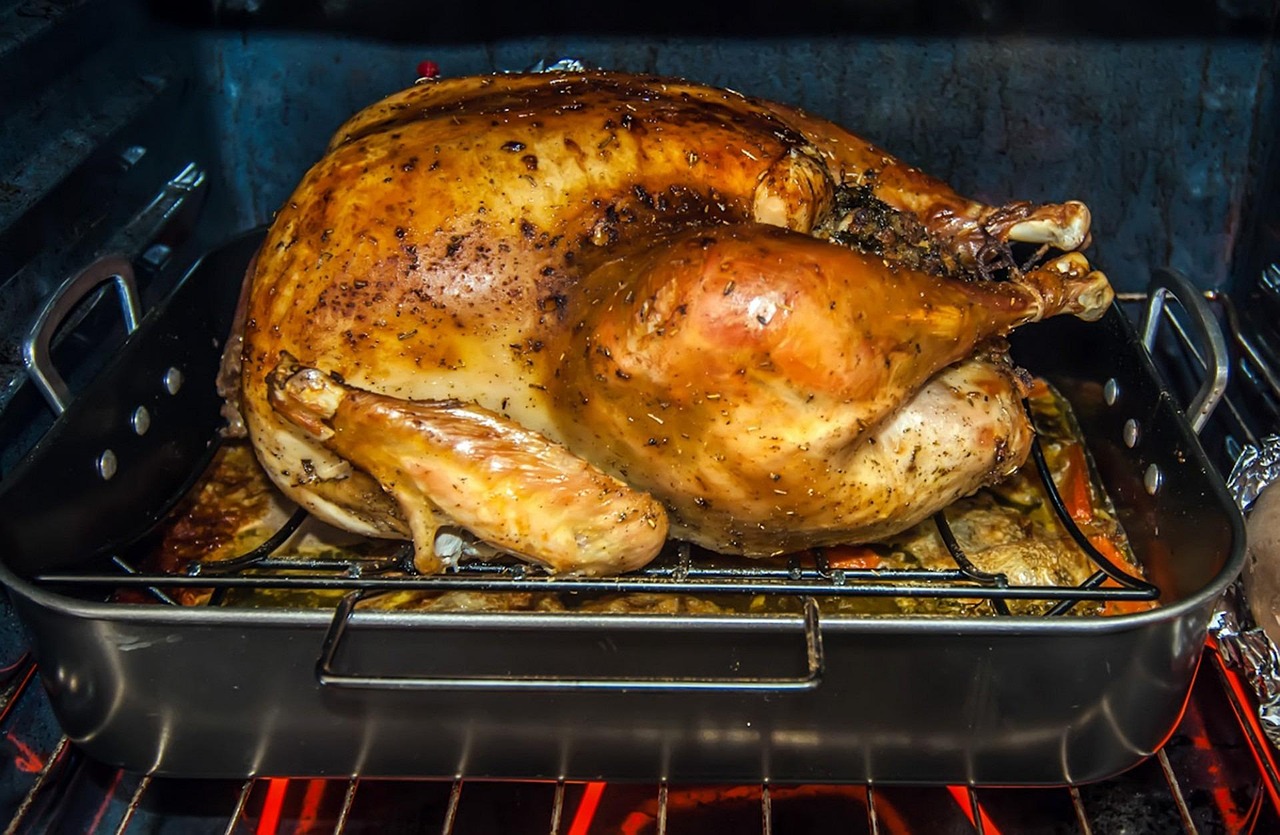 Crown Roast with Fruit Stuffing (Image Credits: Pixabay)