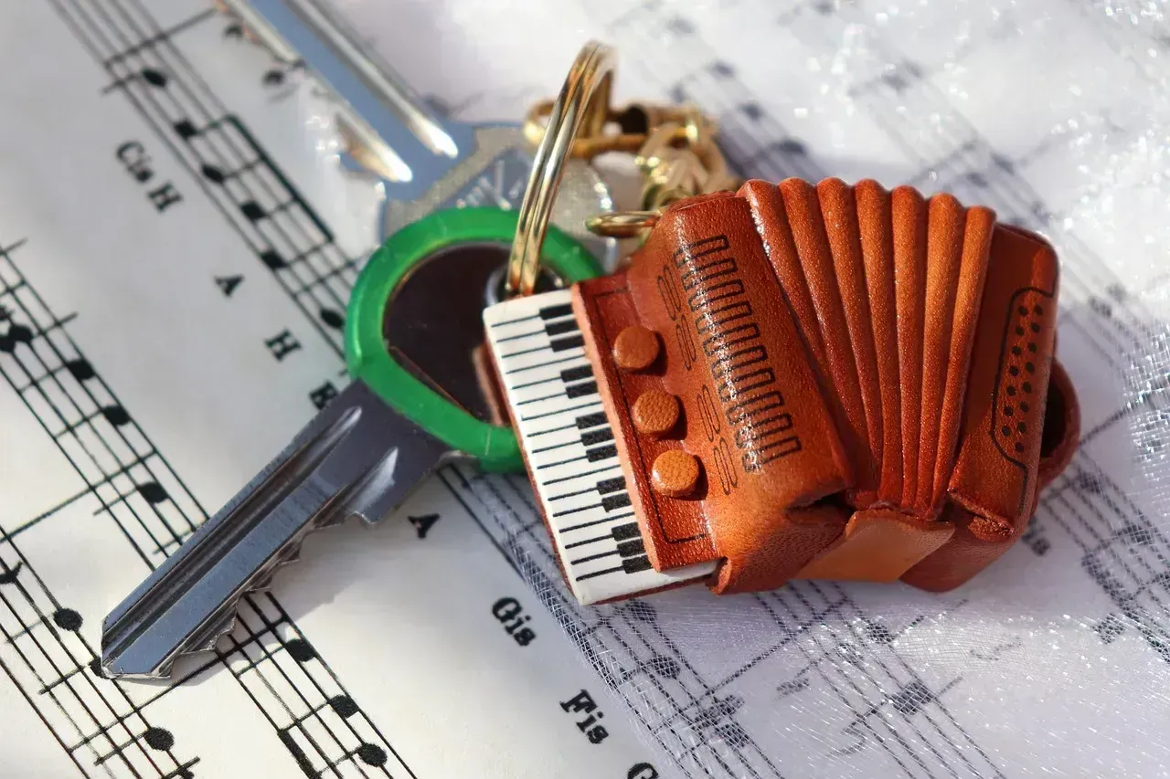 Limited Edition Promotional Keychains from Defunct Companies (Image Credits: Pixabay)