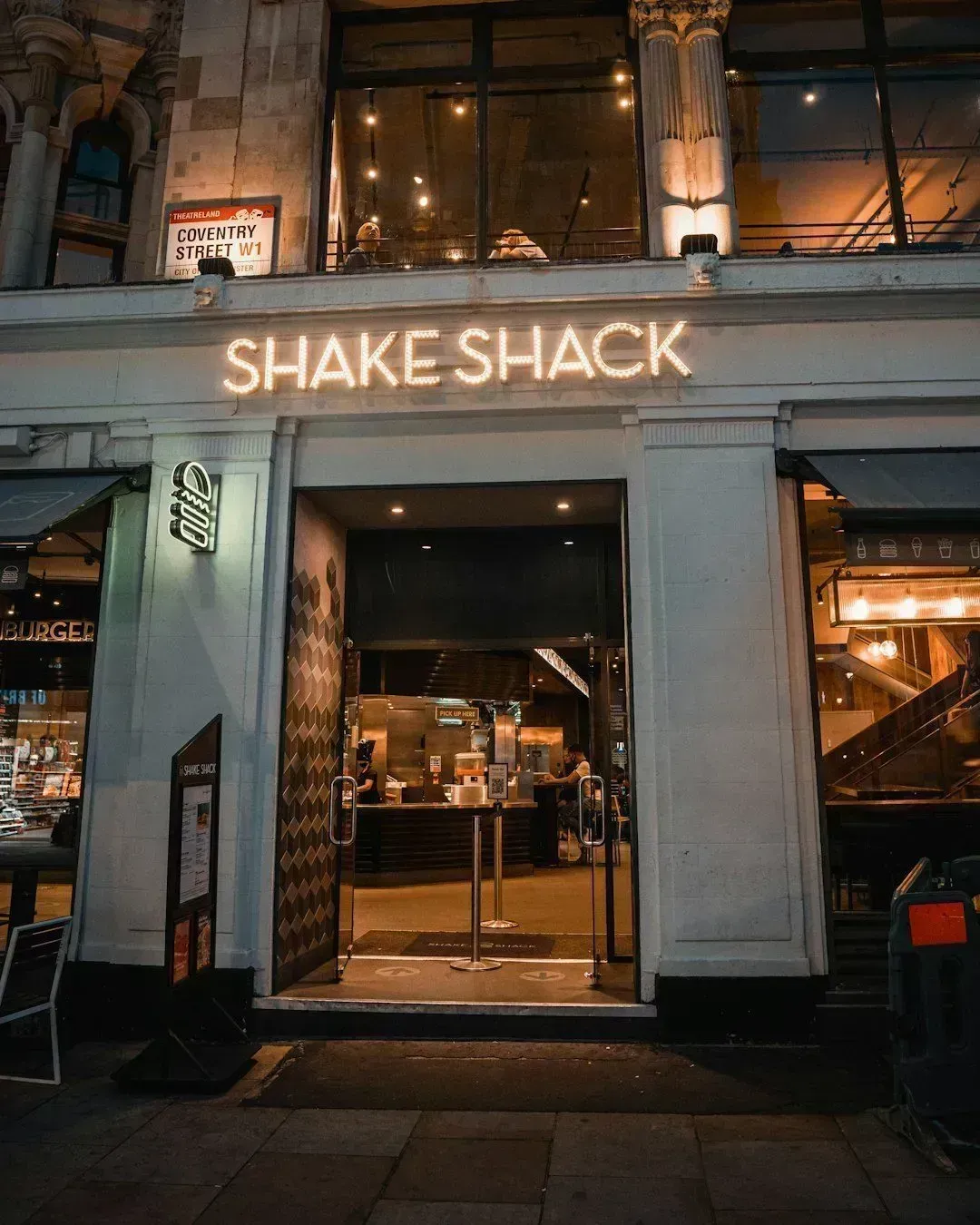 Shake Shack: Premium Ingredients Ground Fresh (Image Credits: Unsplash)