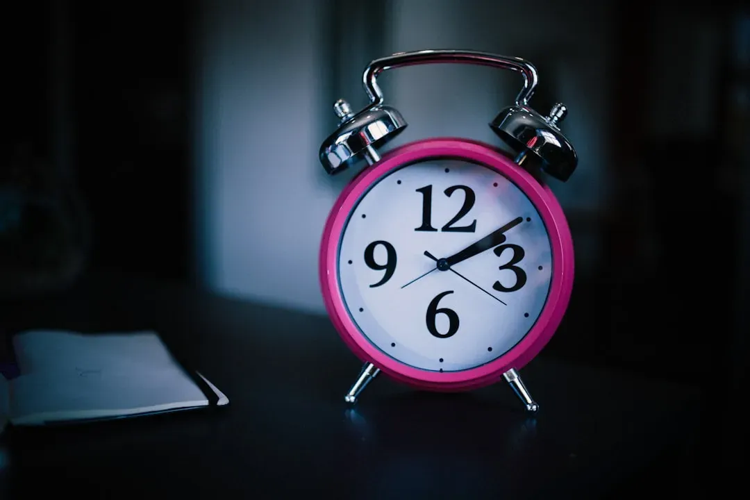 Keeping a consistent sleep schedule (Image Credits: Unsplash)