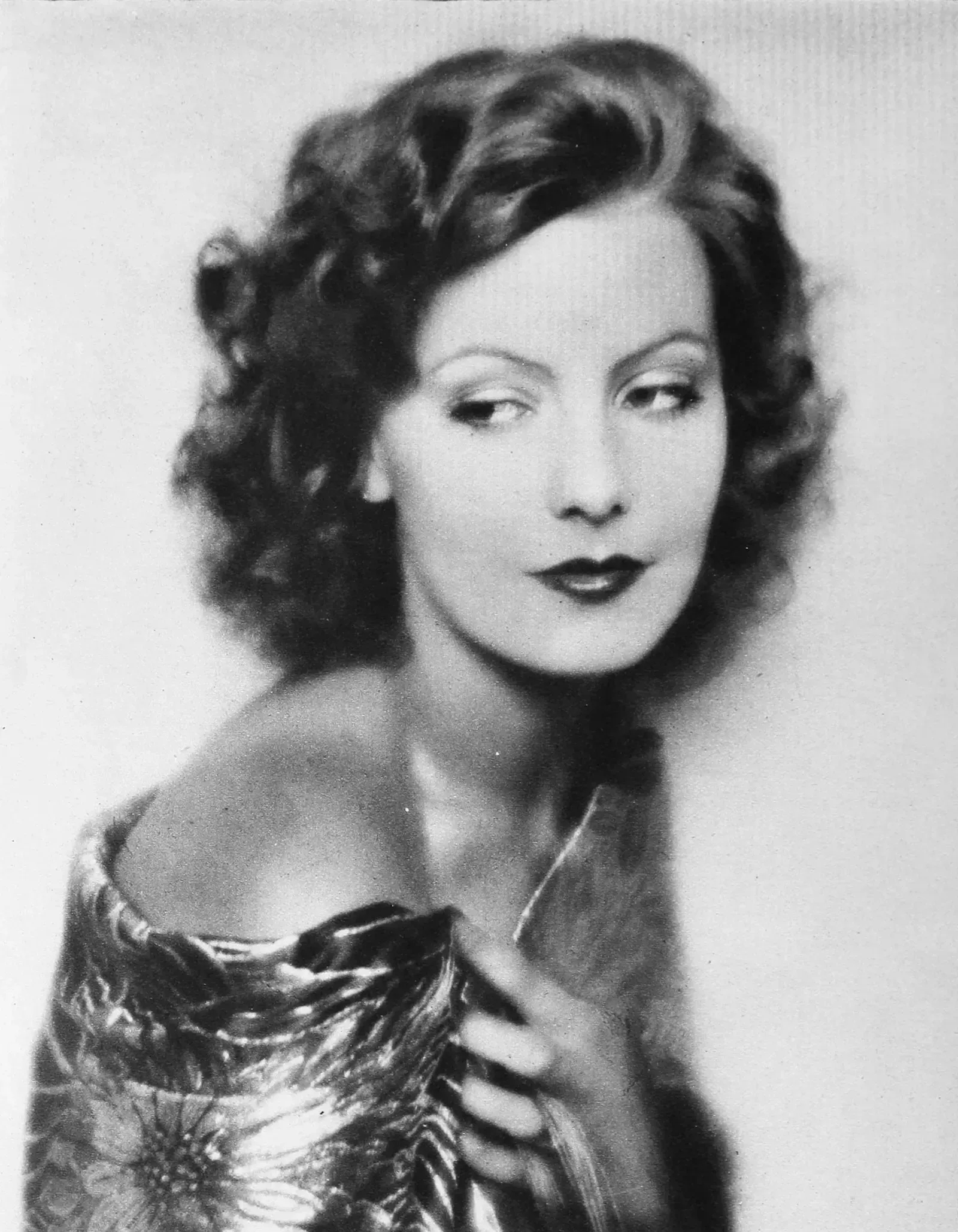 Greta Garbo: The Mysterious Swedish Beauty (Image Credits: Wikimedia)