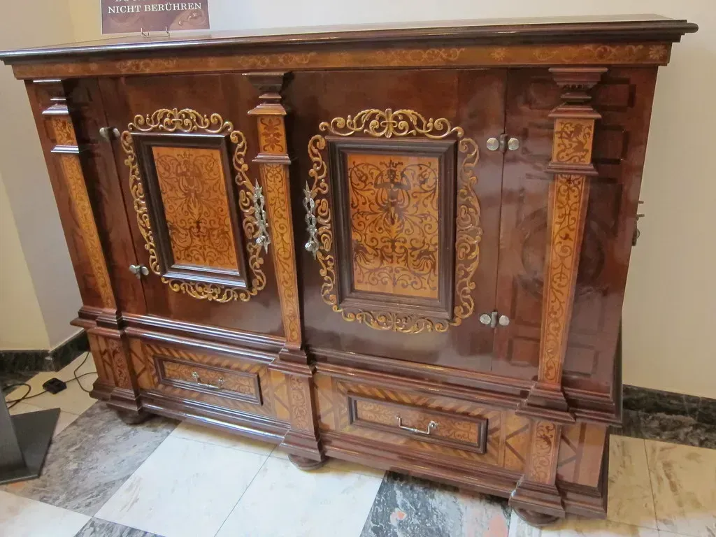 Large Antique Cabinets and Armoires: Too Big to Handle (Image Credits: Flickr)