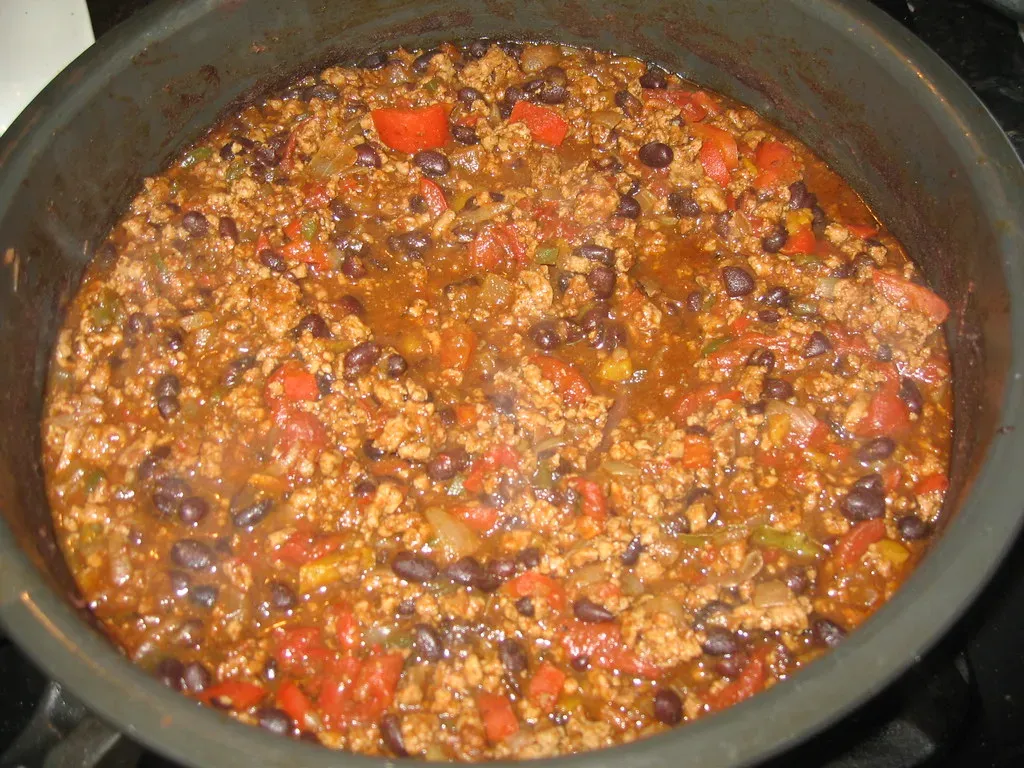Turkey and white bean chili (flippinyank, Flickr, CC BY 2.0)