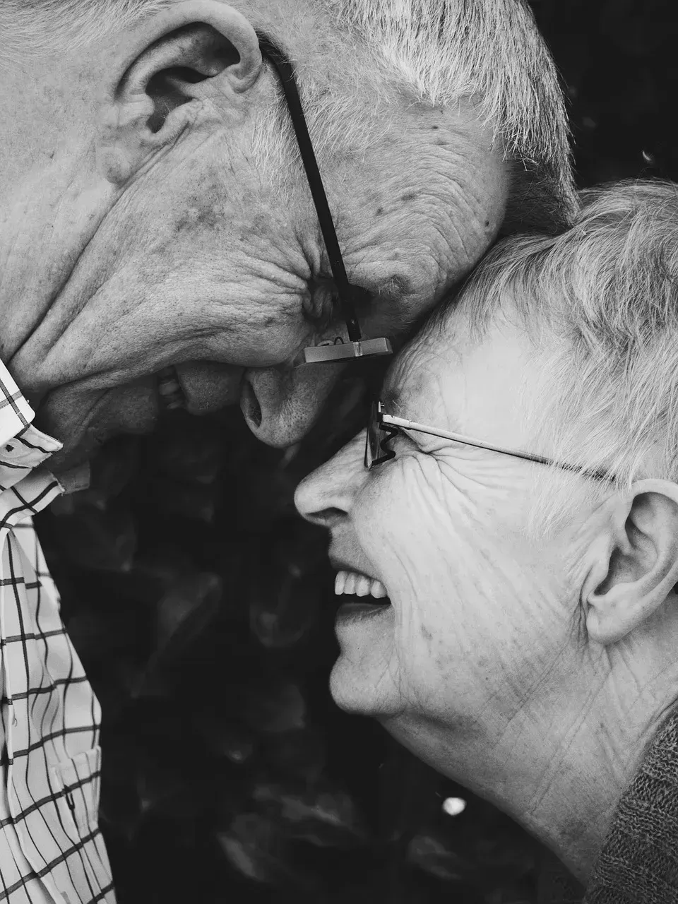 Showing That Aging Can Be Graceful and Full of Life (Image Credits: Pixabay)