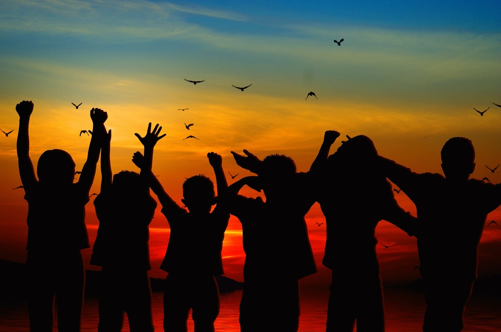 Positive Focus Training: Finding Light in Dark Places (image credits: rawpixel)