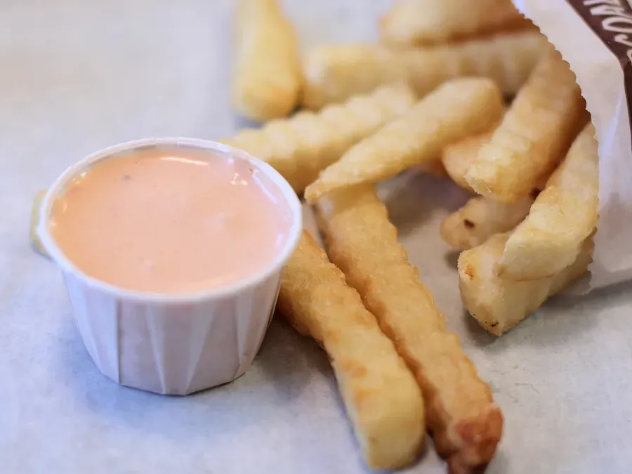 Fry Sauce – Utah's Pink Condiment Obsession (Image Credits: Wikimedia)