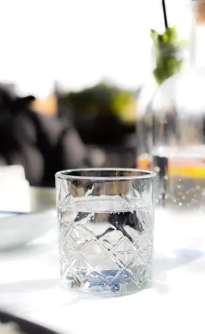 2. Drinking a Full Glass of Water First Thing in the Morning (Image Credits: Pexels)