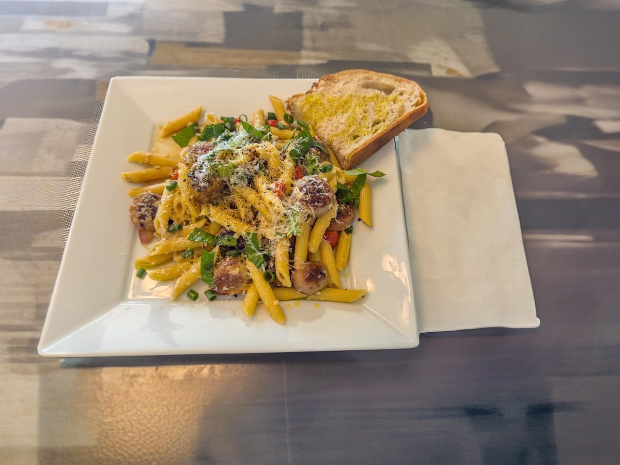 Bread and Pasta: The Refined Grain Reality Check (Image Credits: Pixabay)