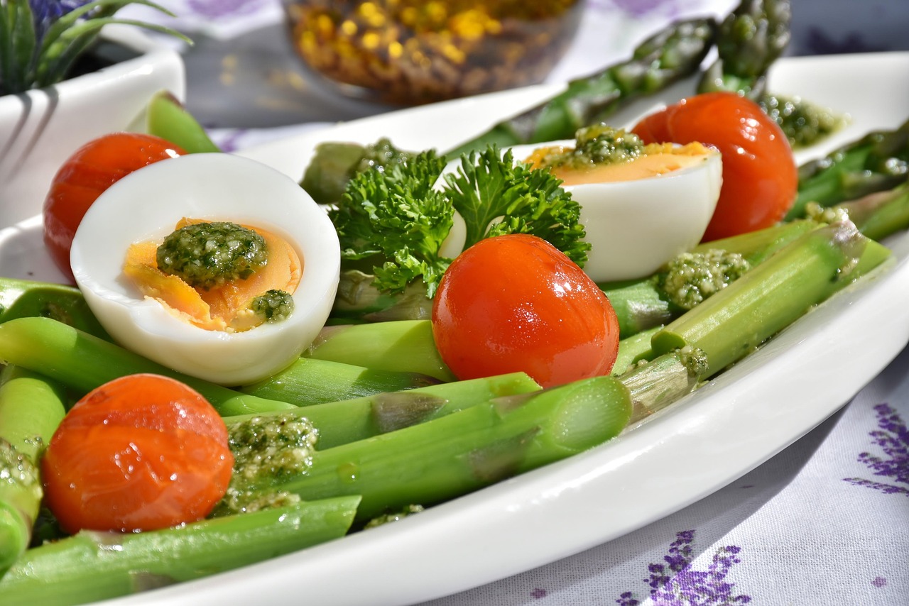 Pesto Egg Scramble with Toast Points (image credits: pixabay)