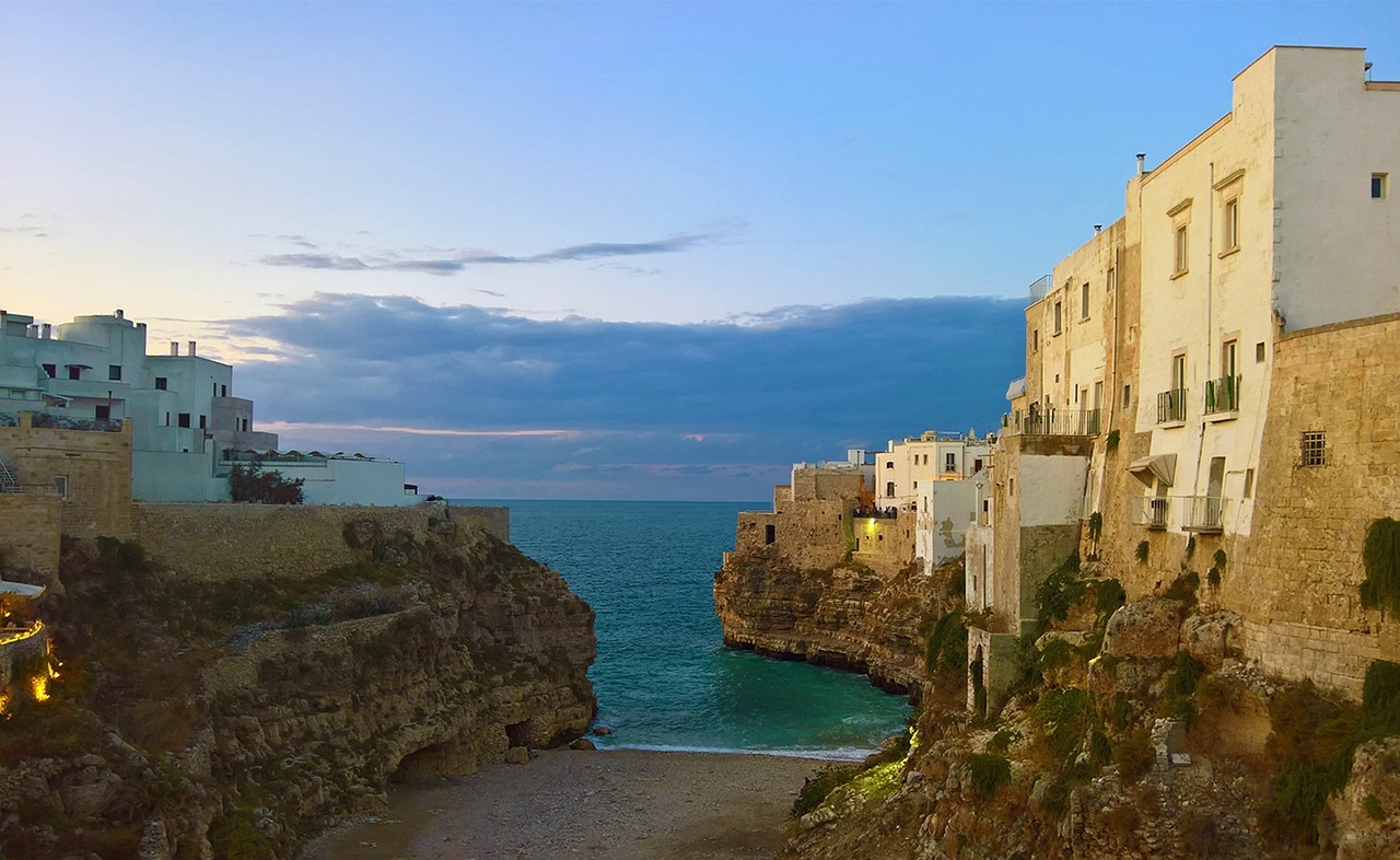 Polignano a Mare, Puglia (Image Credits: Pixabay)