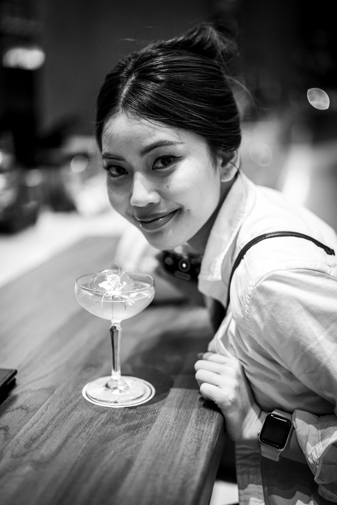 Whether You Make Eye Contact (Image Credits: Unsplash)