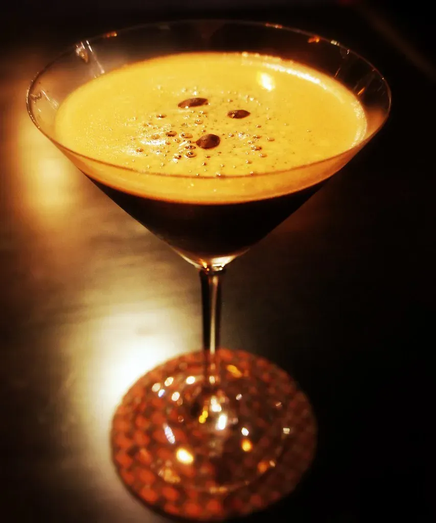 5. The Espresso Martini: A Trend That Broke Bartenders' Backs (David Leo Veksler, Flickr, CC BY 2.0)