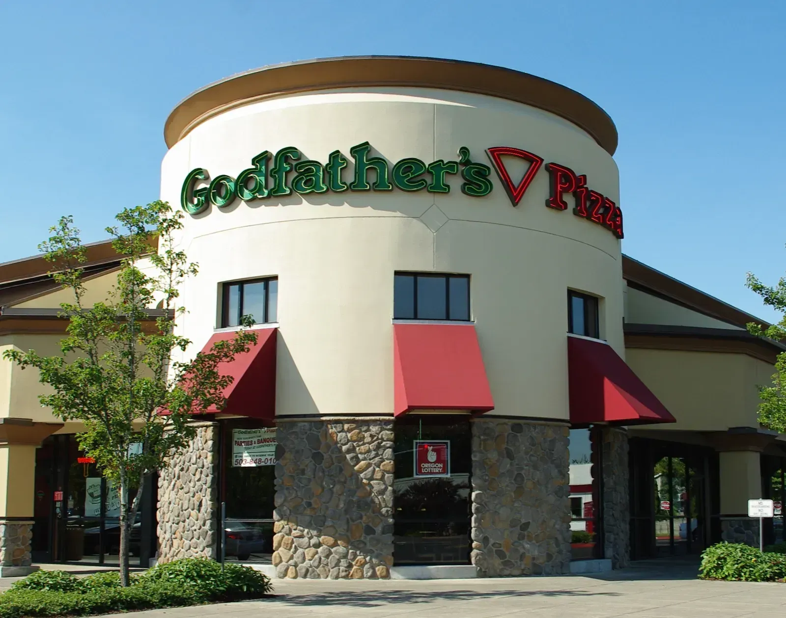Godfather's Pizza – The Mobster-Themed Chain That Lost Its Territory (Image Credits: By M.O. Stevens, CC BY-SA 3.0, https://commons.wikimedia.org/w/index.php?curid=21191830)