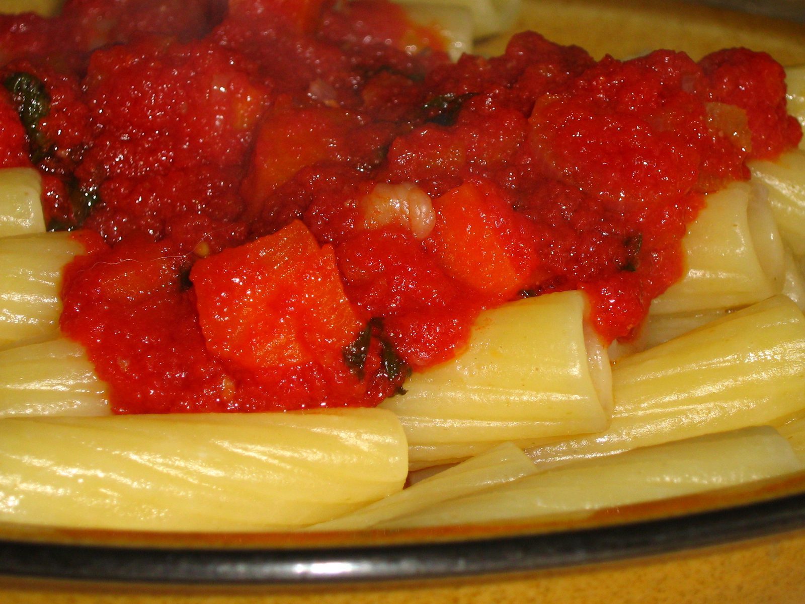 Sun-Dried Tomato Pasta (Image Credits: Wikimedia)