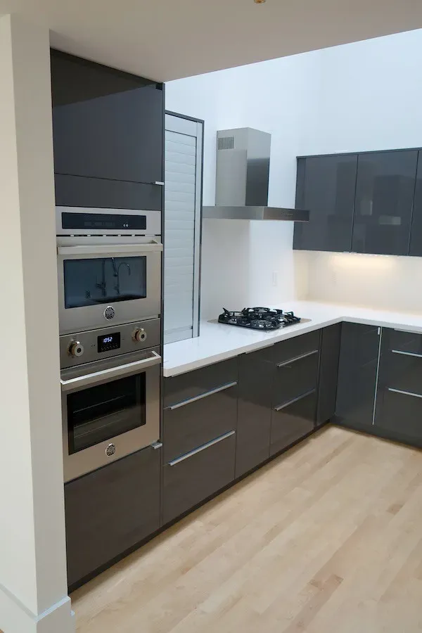 High-Gloss Finishes (Image Credits: Flickr)