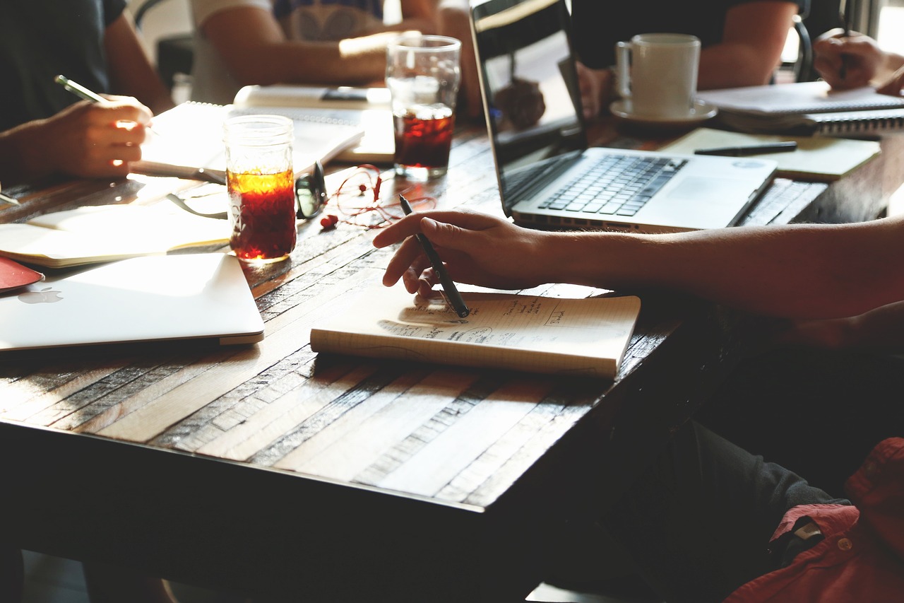 Cross-Pollination Across Industries (image credits: pixabay)
