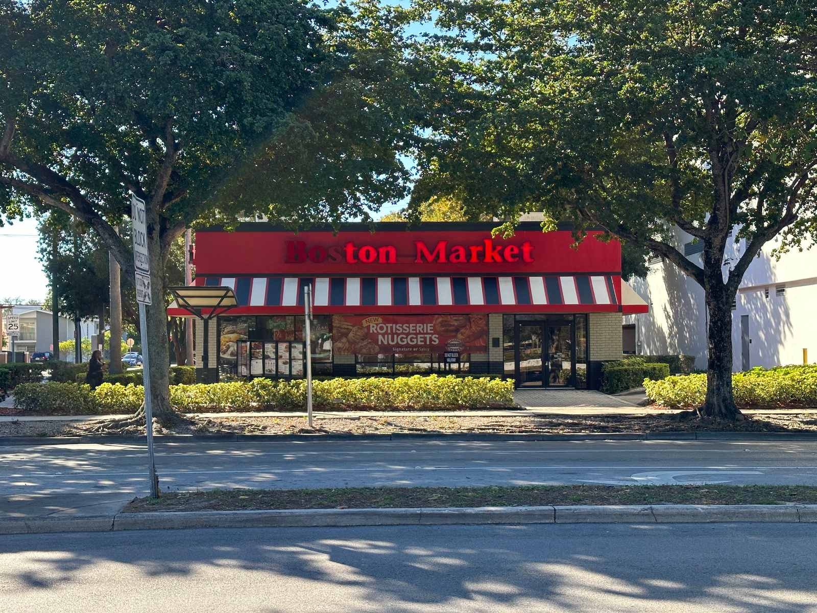 Boston Market (Image Credits: By Phillip Pessar, CC BY 2.0, https://commons.wikimedia.org/w/index.php?curid=127927220)