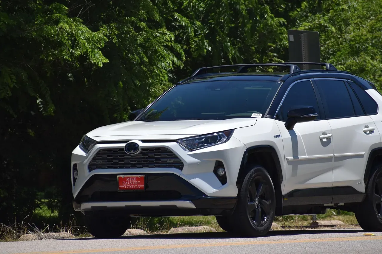 5. Toyota Grand Highlander Hybrid - A Surprise Pick for Three-Row Families (Image Credits: Pixabay)