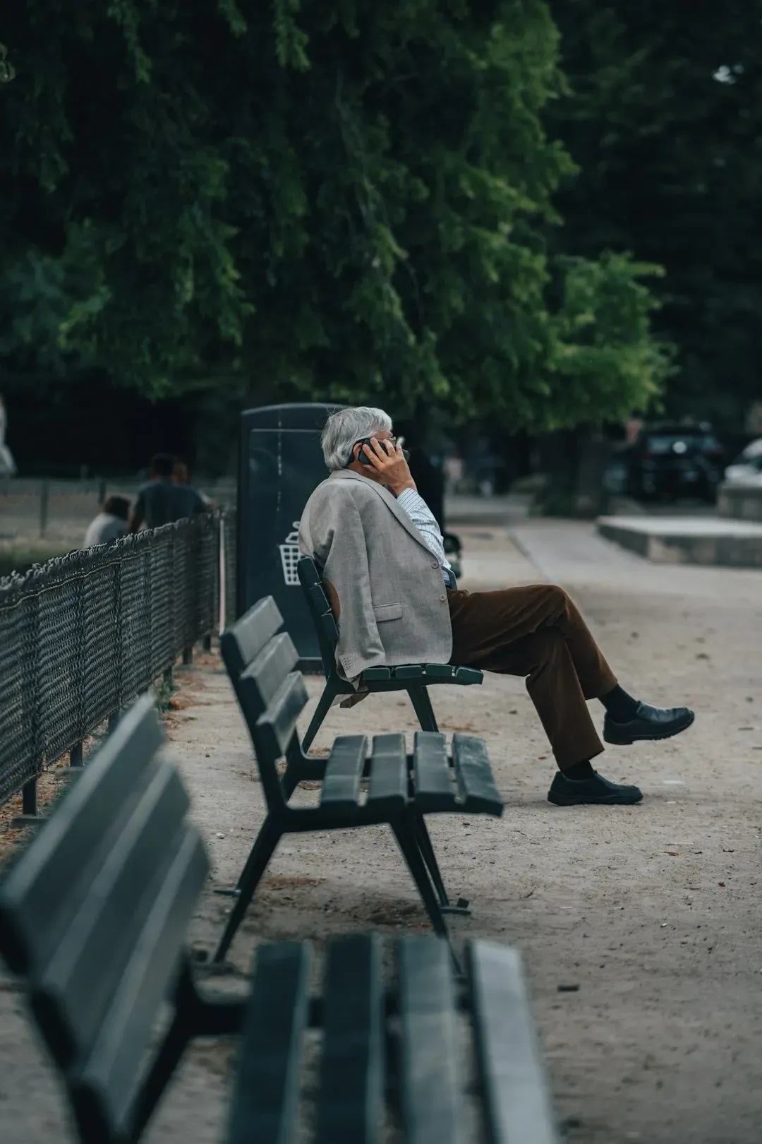 The Promise of Bigger Checks Sounded Better Than It Felt (Image Credits: Unsplash)