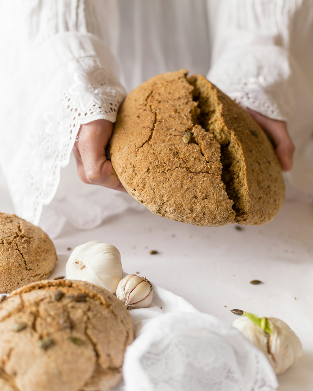 Why Bread Beats Other Foods in Social Settings (Image Credits: Unsplash)