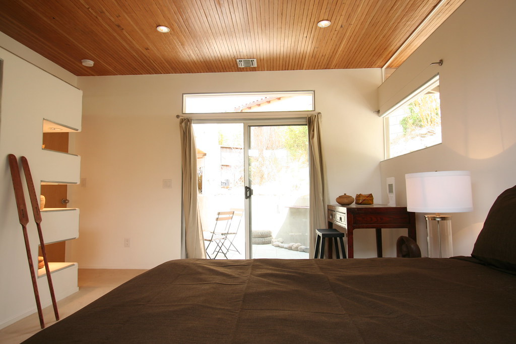 Keep Your Bedroom Cool and Well-Ventilated (image credits: flickr)
