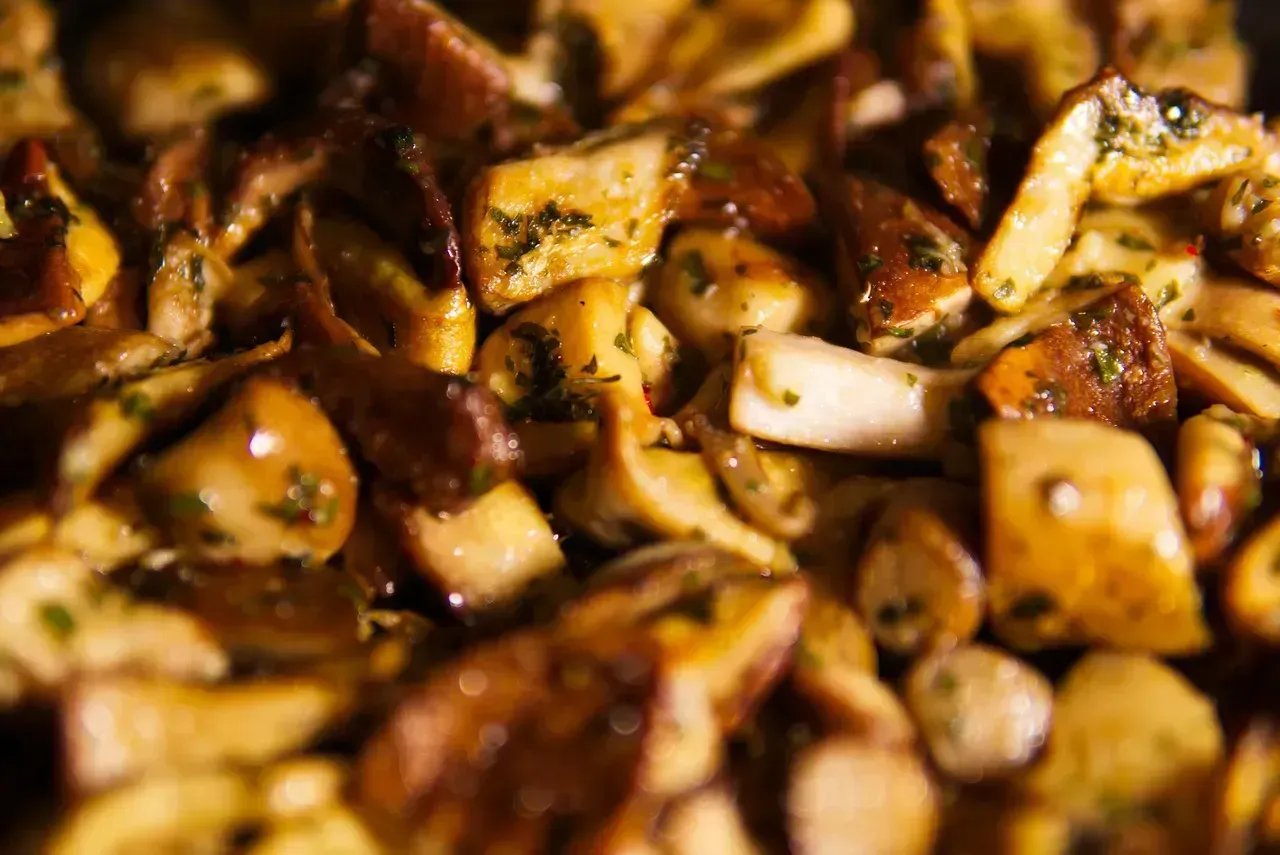 4. Cooked Mushrooms: The 24-Hour Warning (Image Credits: Pixabay)