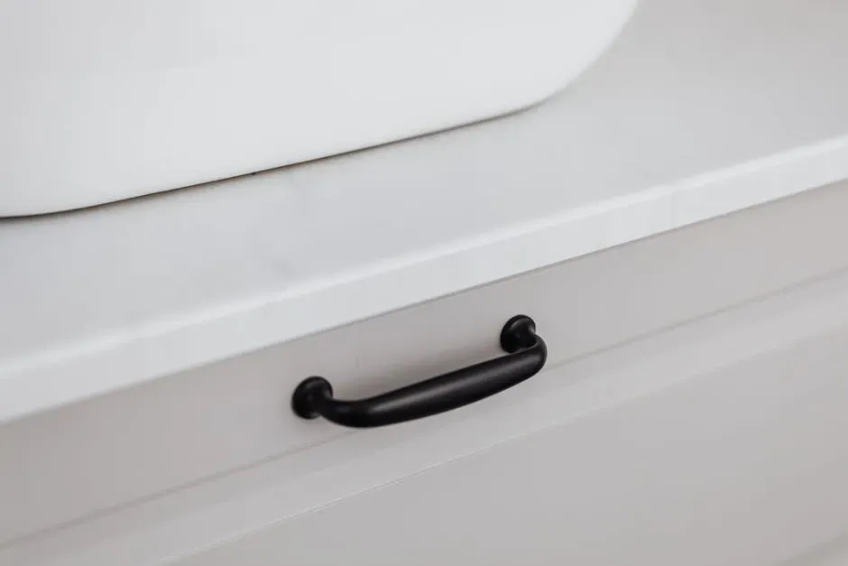6. Statement Hardware and Upgraded Fixtures (Image Credits: Pexels)