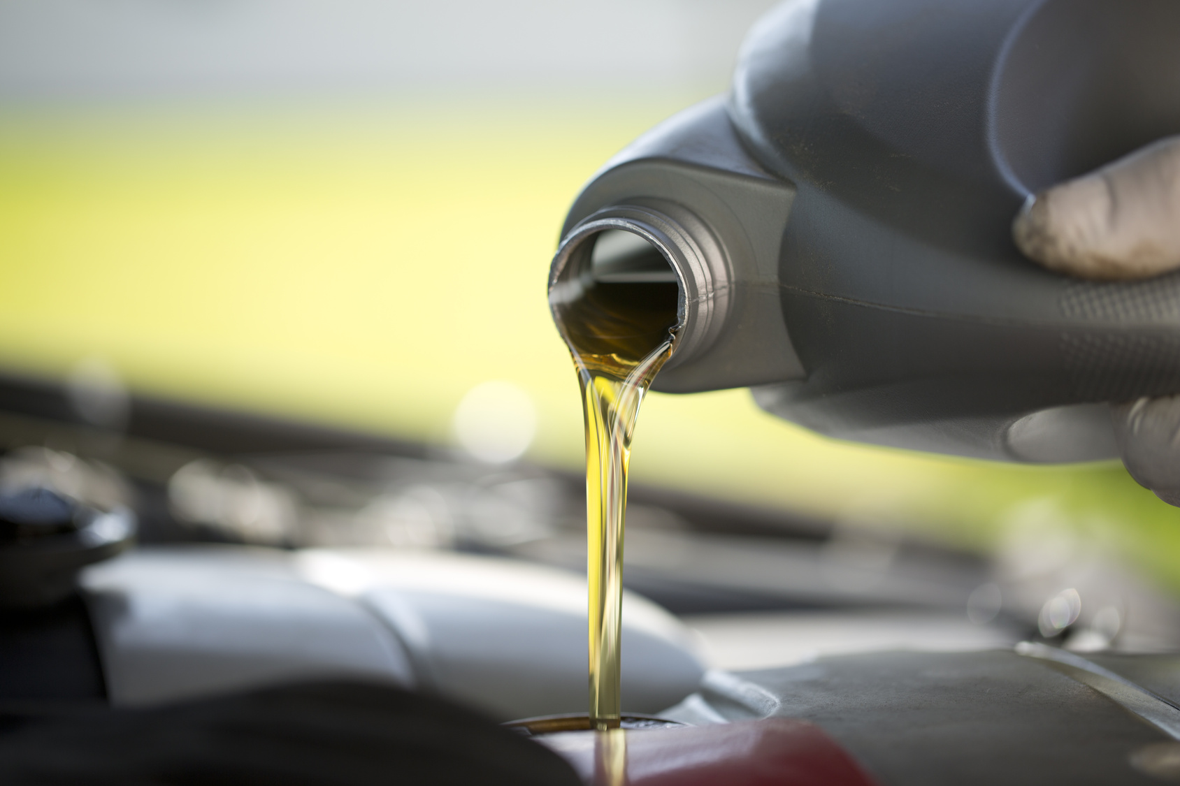 Motor Oil and Automotive Fluids (image credits: wikimedia)