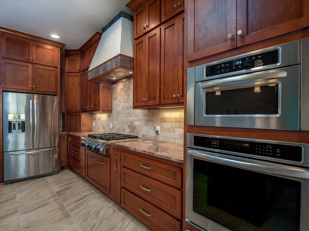 All-White Everything Kitchens (Image Credits: Flickr)