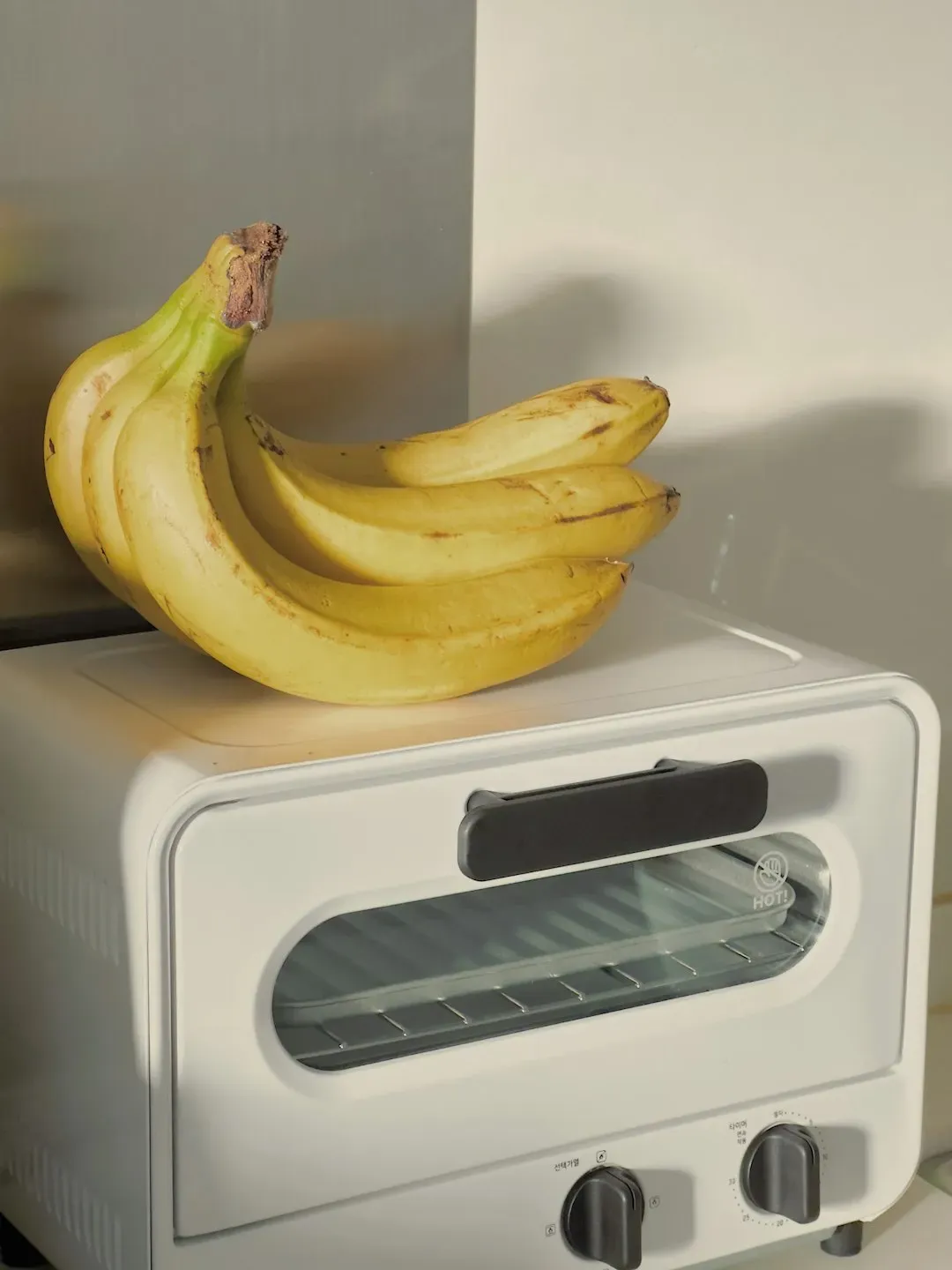 7. Bananas (Image Credits: Unsplash)