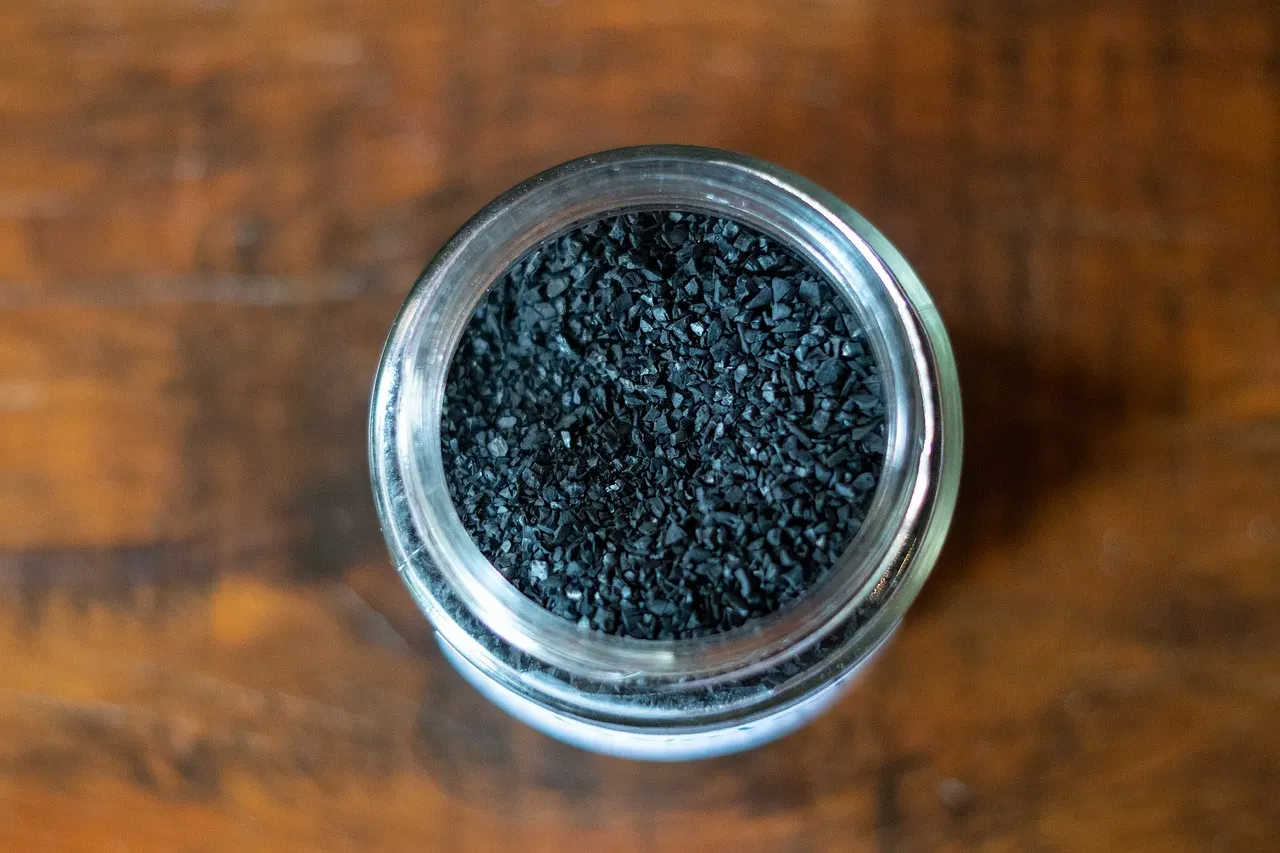 Use baking soda and activated charcoal strategically (Image Credits: Pixabay)