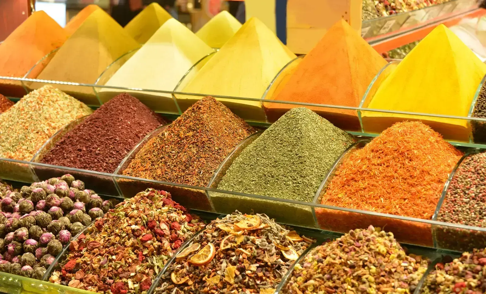 5. Ground Spices That Have Lost All Aroma (Image Credits: Wikimedia)