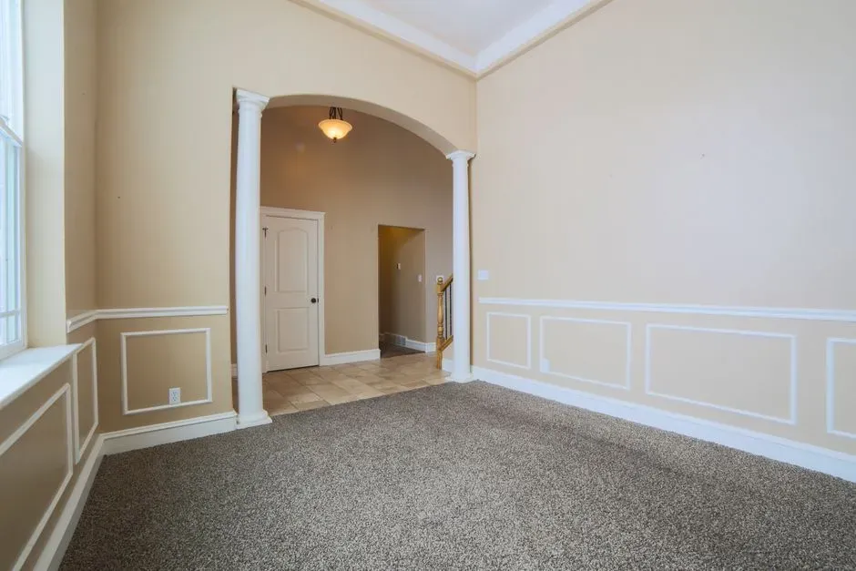 The role of trim, molding, and transitions (Image Credits: Pexels)