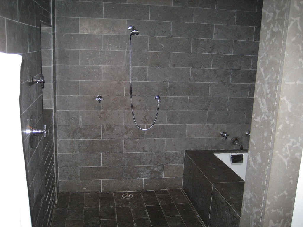 Wet Rooms and Open Shower Concepts (Image Credits: Flickr)