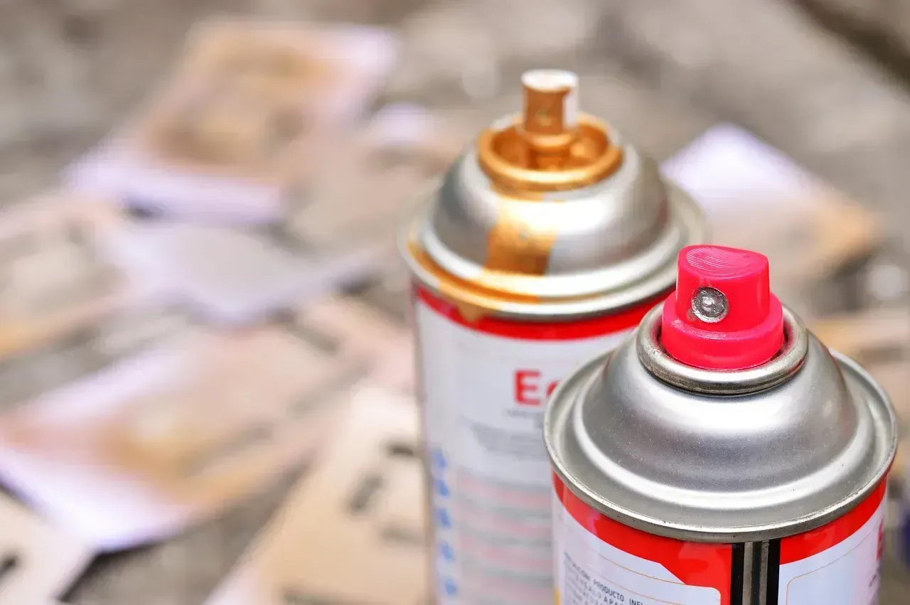 14. Old Paint and Cleaning Products Past Their Prime (Image Credits: Pixabay)