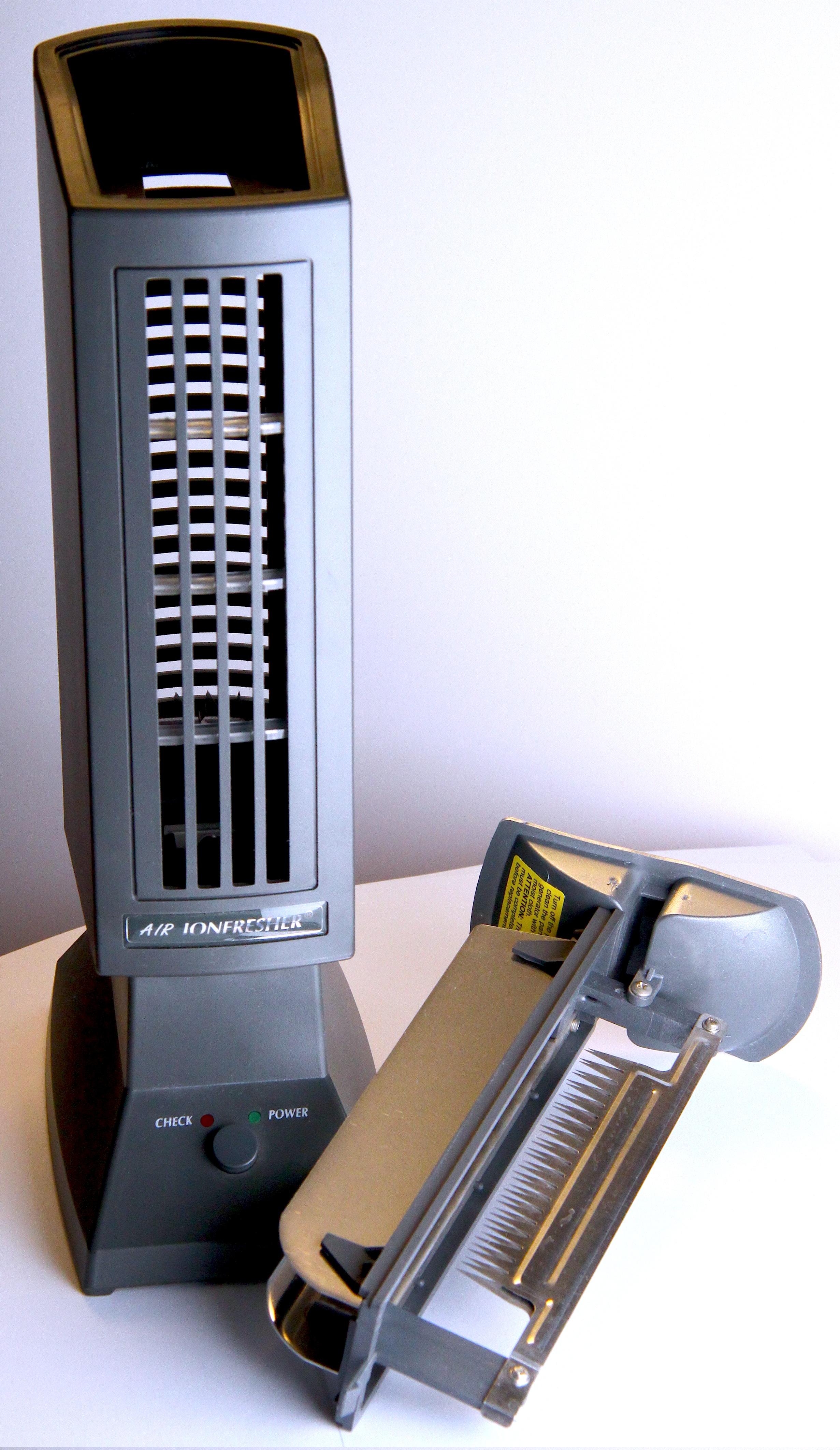 The Ozone Problem With Ionizers Is Real (image credits: By Morn, CC BY-SA 3.0, https://commons.wikimedia.org/w/index.php?curid=15869961)