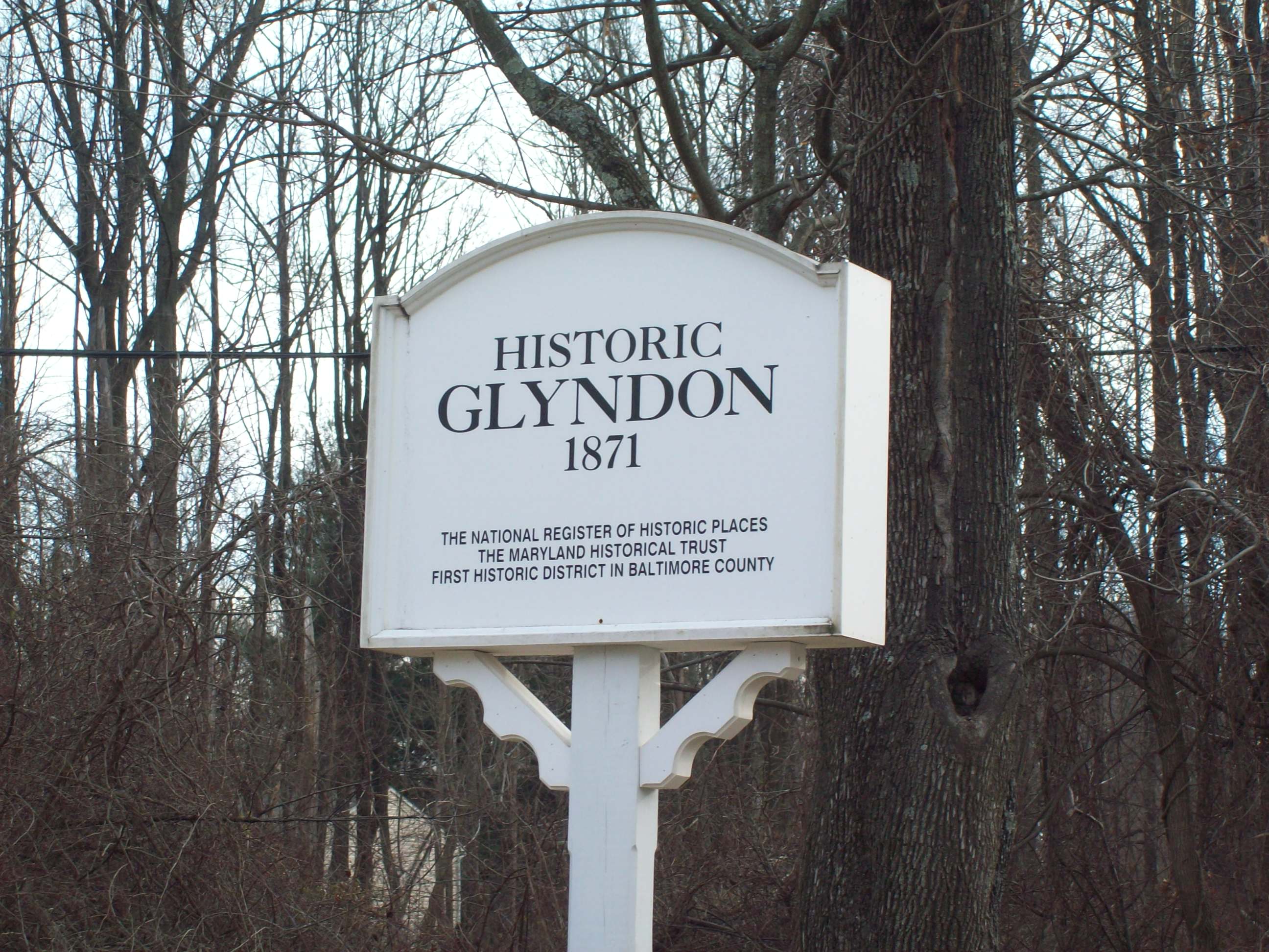 Violation of Historic District and Overlay Zone Requirements (image credits: wikimedia)