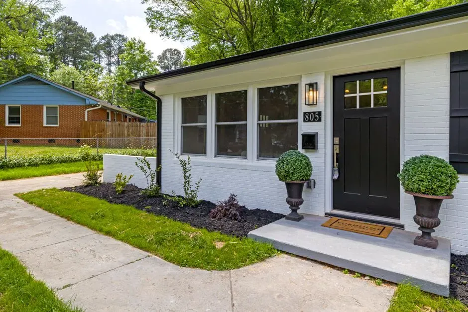 First impressions and curb appeal (Image Credits: Pexels)