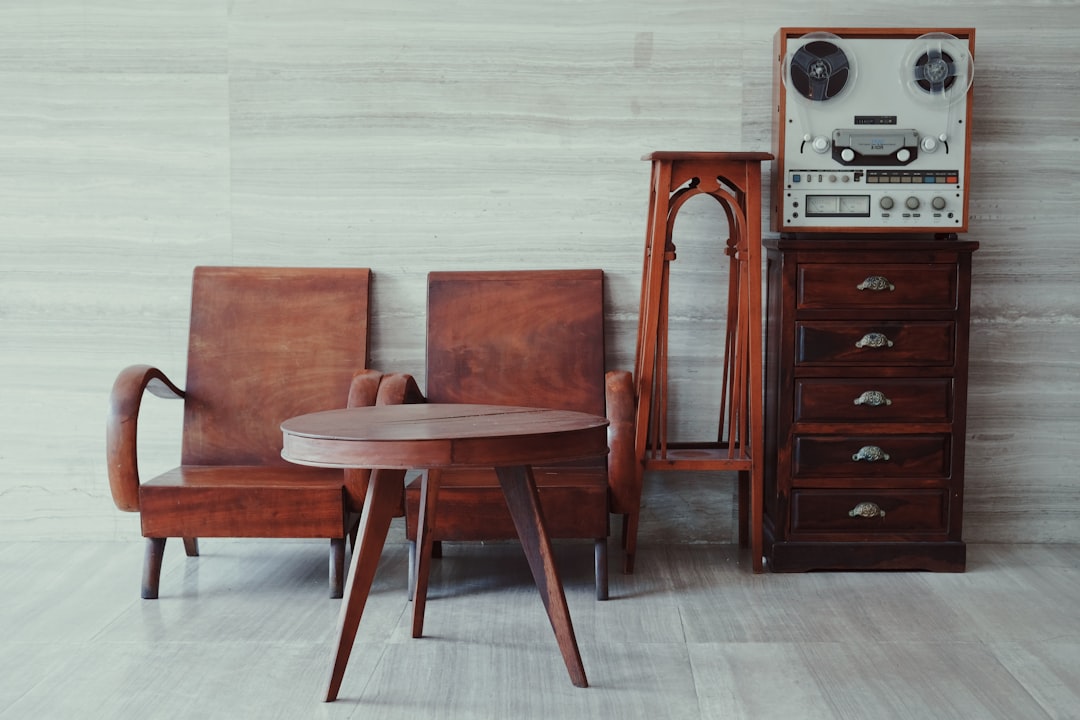 The Boom in Vintage Furniture Sales That Nobody Saw Coming (image credits: unsplash)