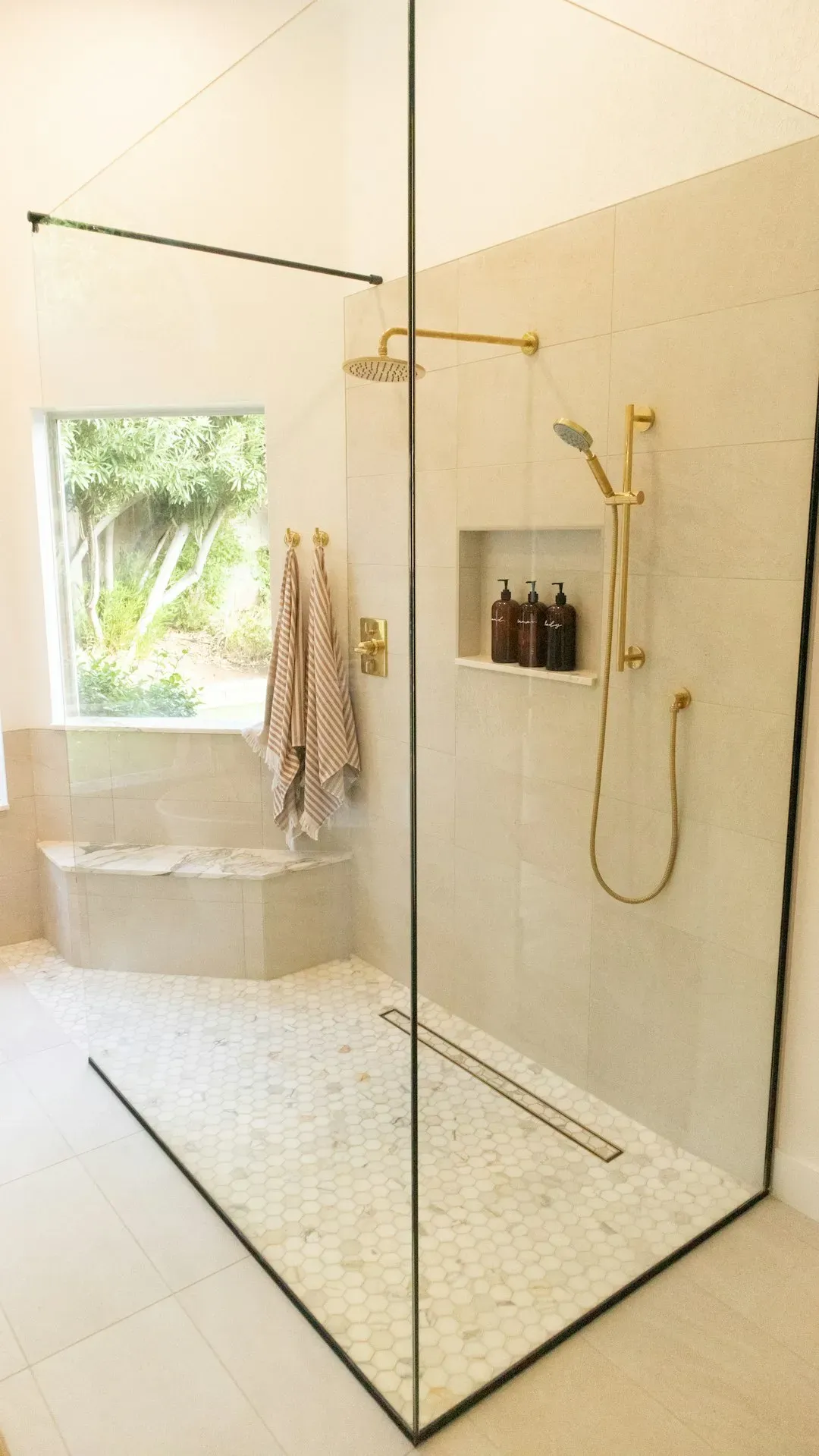 A Frameless Glass Shower Door: The Single Upgrade That Changes Everything (Image Credits: Unsplash)