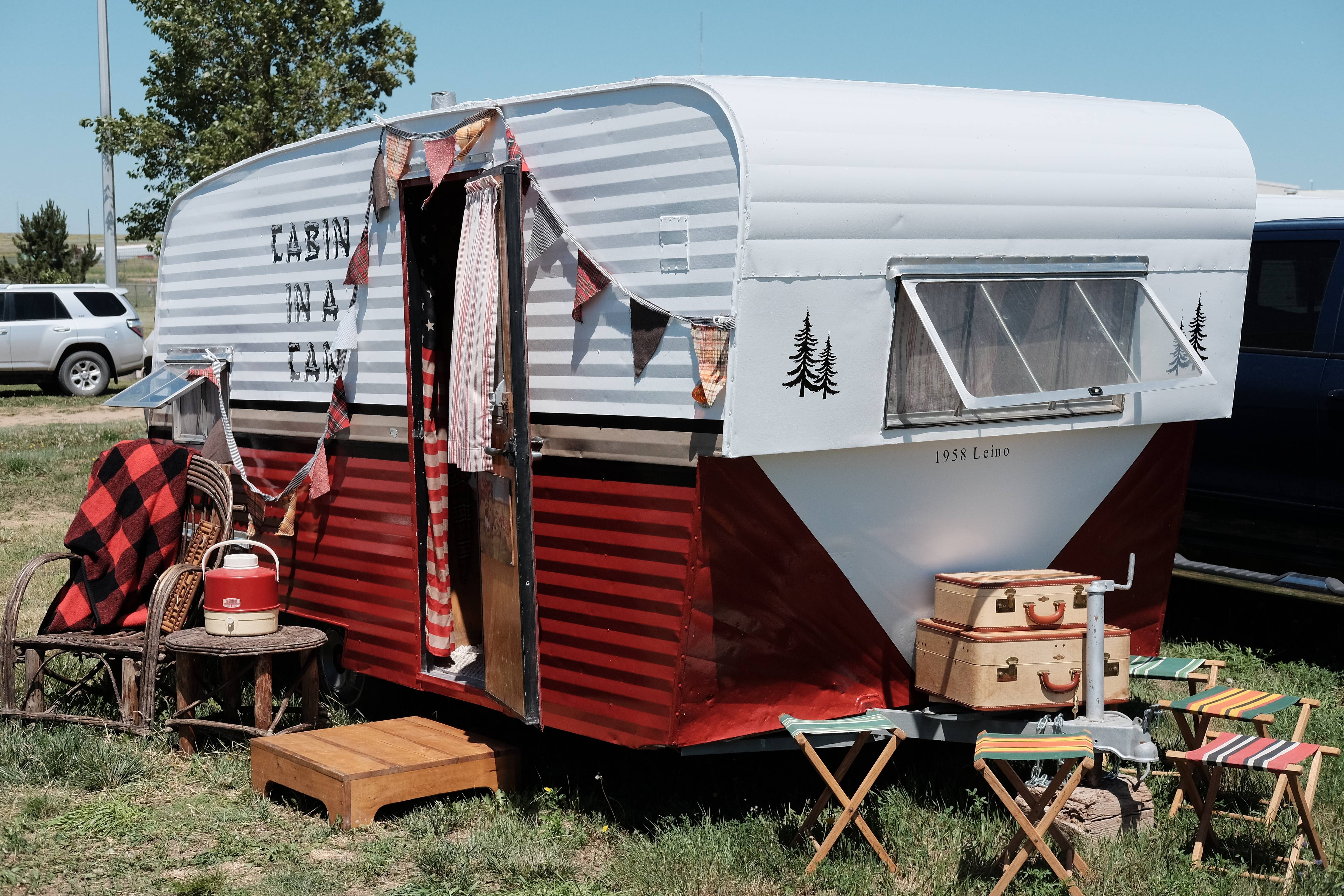 Storing Recreational Vehicles Improperly (image credits: By Mr. Satterly, WTFPL, https://commons.wikimedia.org/w/index.php?curid=89245618)